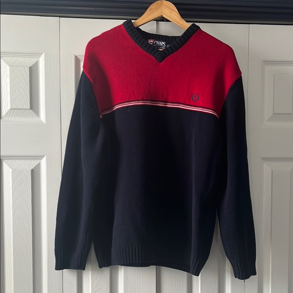 Chaps V-Neck Sweater in Red and Navy